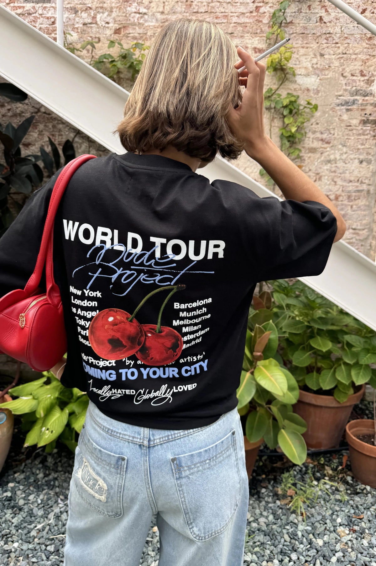 Camiseta Nude Tour Negra