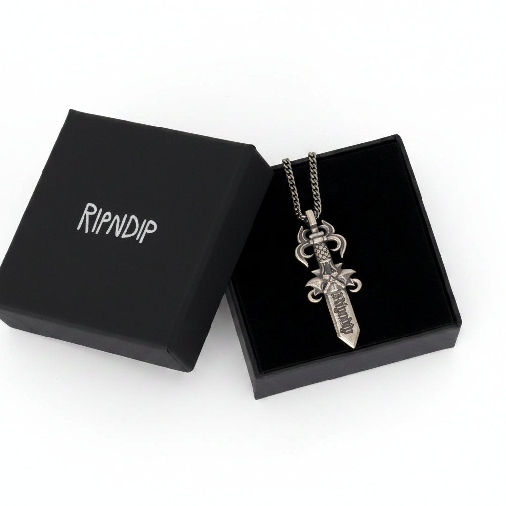 NERM DAGGER NECKLACE (SILVER)