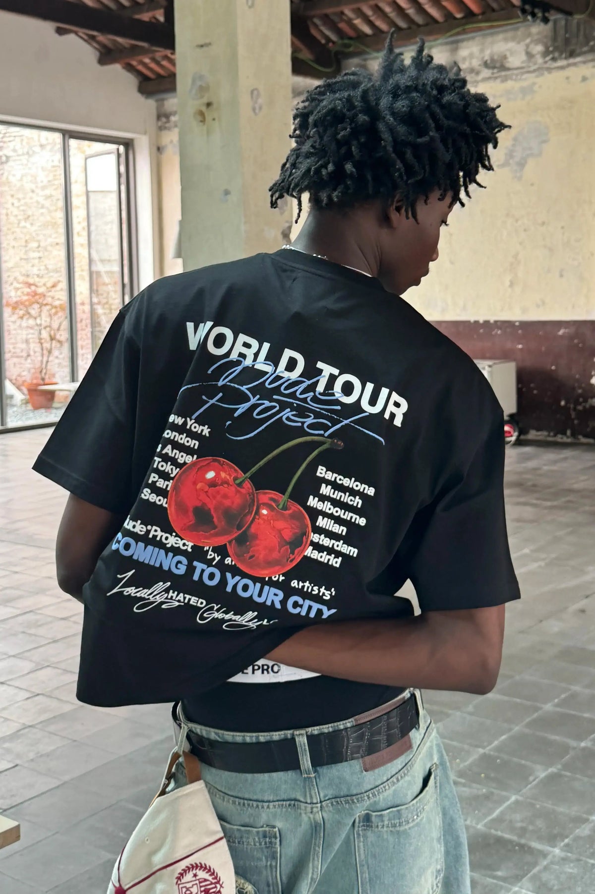 Camiseta Nude Tour Negra